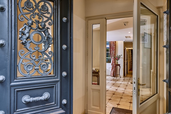 Le Relais Montmartre accepte les chiens à Paris