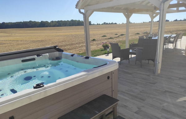 Le Domaine des Hirondelles accepte les chiens à Champcenest