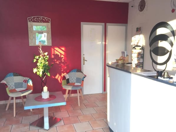 Hotel du Lac accepte les chiens à Chateau-Arnoux-Saint-Auban