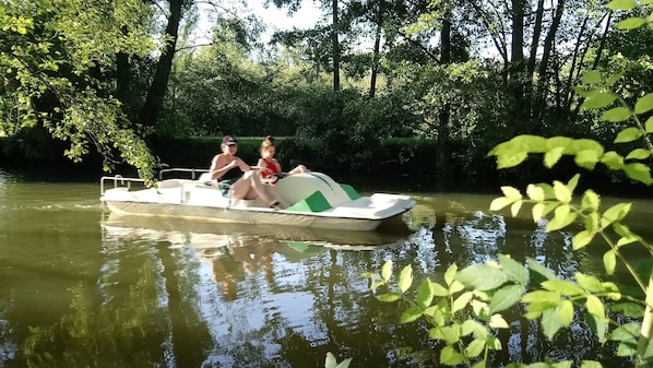 Camping des Lancieres accepte les chiens à Rogny-les-Sept-Ecluses