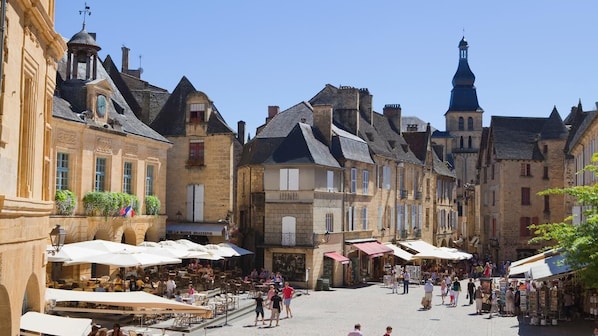 Le Relais de Castelnau accepte les chiens à Loubressac