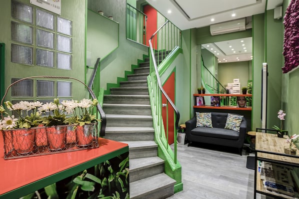 Hotel Les Jardins de Montmartre accepte les chiens à Paris