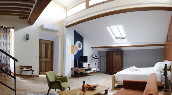 La Maison des Seigneurs accepte les chiens à Cucuron