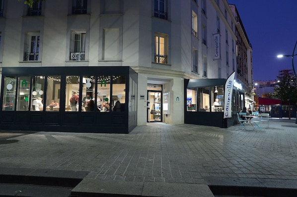 Campanile Paris - Clichy Centre accepte les chiens à Clichy