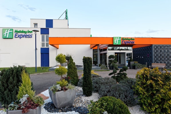 Holiday Inn Express Strasbourg - Sud, an IHG Hotel accepte les chiens à Geispolsheim