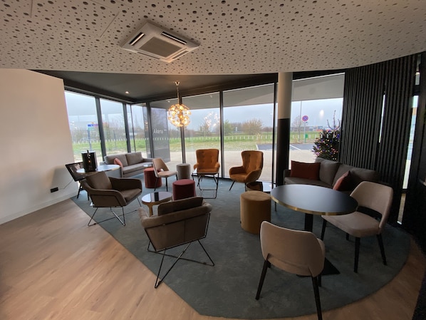 Hôtel AKENA TROYES - La Chapelle-Saint-Luc accepte les chiens à La Chapelle-Saint-Luc