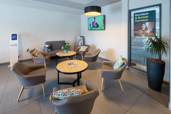 B&B Hotel Troyes Magasins D'Usine accepte les chiens à Lavau