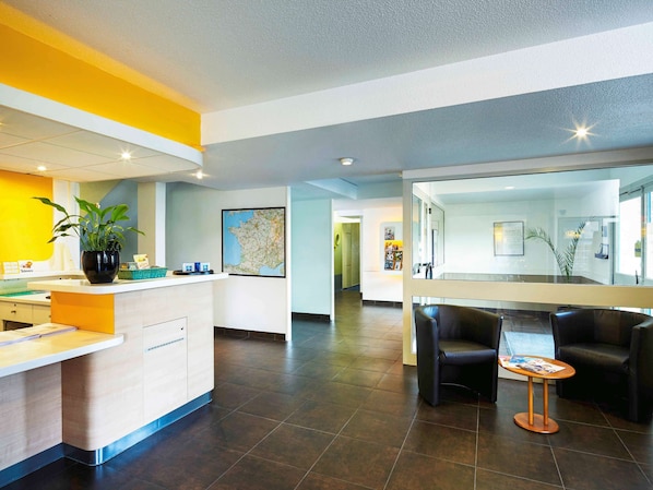 ibis budget Chartres accepte les chiens à Station service Total