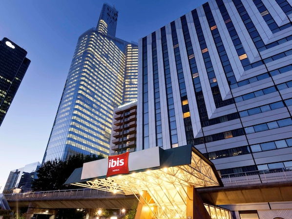 ibis Paris La Défense Esplanade accepte les chiens à Courbevoie