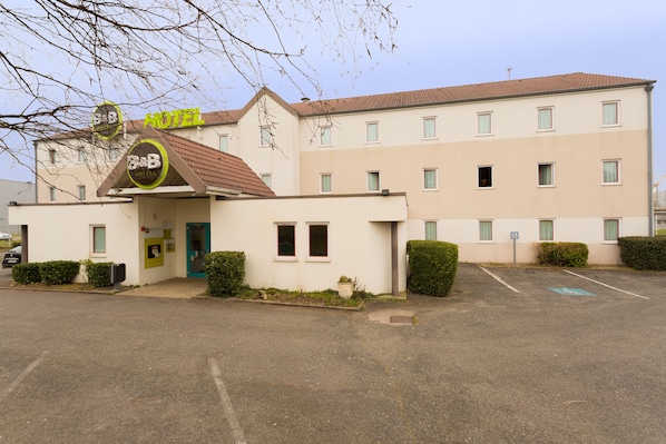 B&B Hotel Nancy Laxou Zénith accepte les chiens à Parc de l'Observatoire