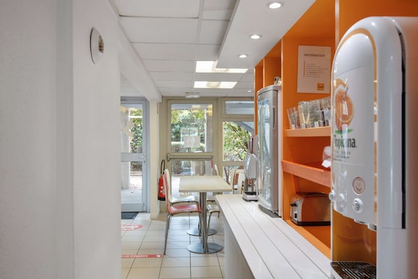 Premiere Classe Lyon Est - Bron Eurexpo accepte les chiens à Decines-Charpieu