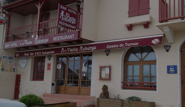 Hotel Restaurant La Vieille Auberge accepte les chiens à Arzacq-Arraziguet
