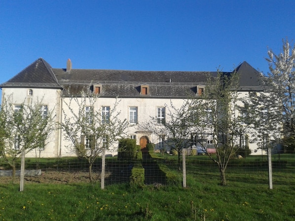 Château de Buchy accepte les chiens à Buchy