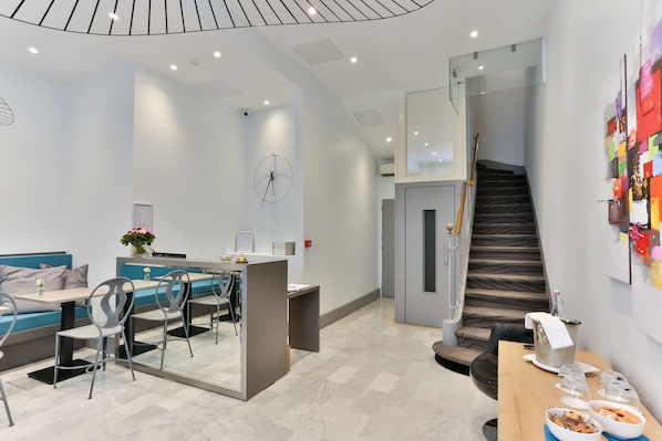 Hôtel Simone Cannes Centre accepte les chiens à Cannes