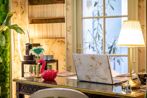 Hotel Romance Malesherbes by Patrick Hayat accepte les chiens à Paris