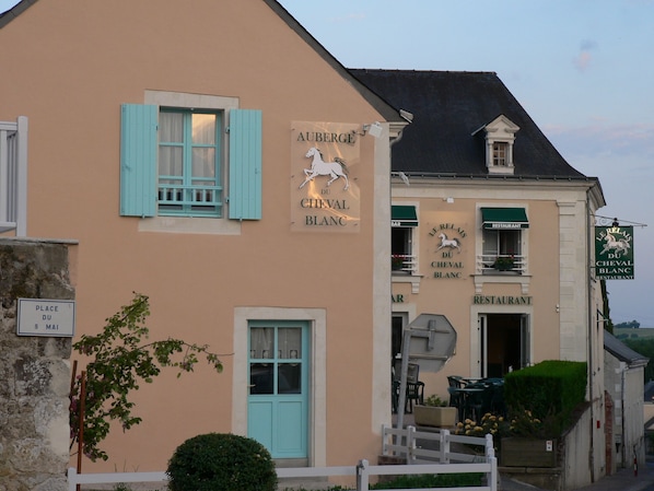 Auberge Relais du Cheval Blanc accepte les chiens à Beaumont-Pied-de-Boeuf
