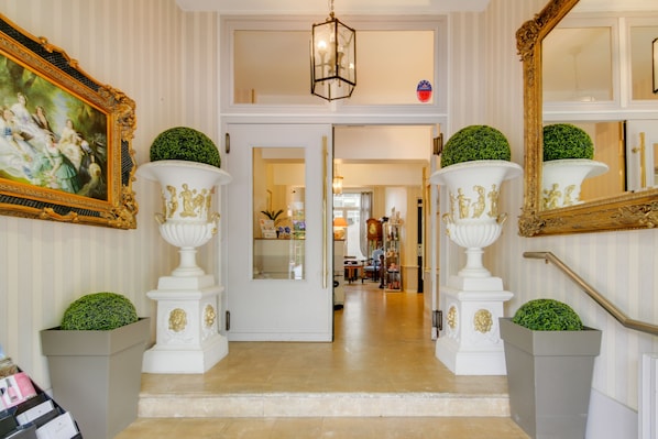 Brit Hotel Le Royal - Troyes accepte les chiens à Troyes