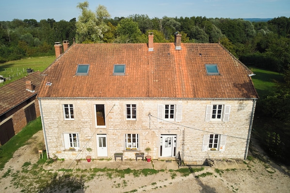 Le Meix accepte les chiens à Chaumergy