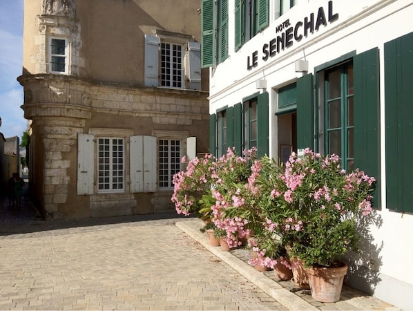 Hôtel Le Sénéchal accepte les chiens à Ars-en-Re