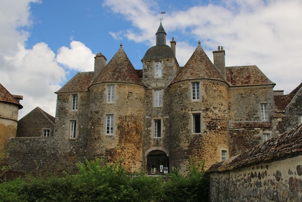 Ecolodge Beauregard accepte les chiens à Treigny-Perreuse-Sainte-Colombe