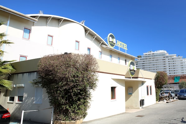 B&B Hotel Villeneuve Loubet Plage accepte les chiens à Villeneuve-Loubet