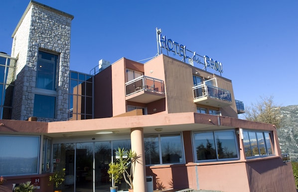Hôtel du Baou accepte les chiens à La Gaude