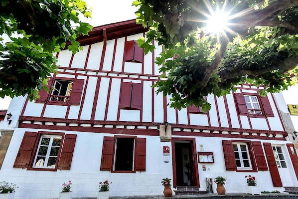 Hotel Restaurant Baratxartea accepte les chiens à Sare