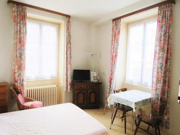 Le Molière accepte les chiens à Bourbonne-les-Bains