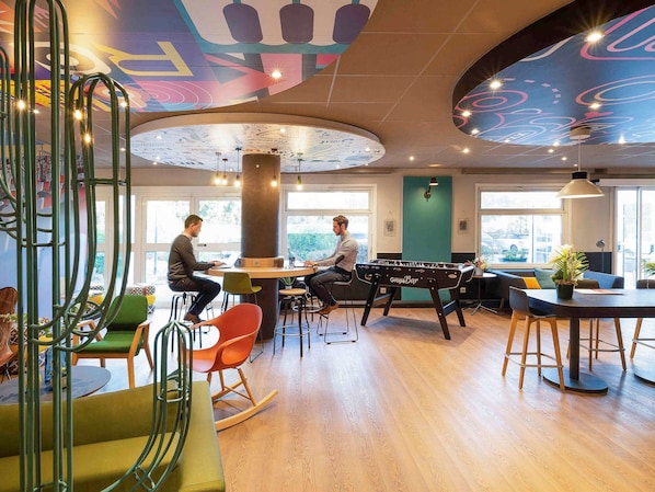 ibis Lille Villeneuve d'Ascq Grand Stade accepte les chiens à Villeneuve-d'Ascq