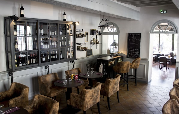 Hôtel de France accepte les chiens à Saint-Maximin-la-Sainte-Baume