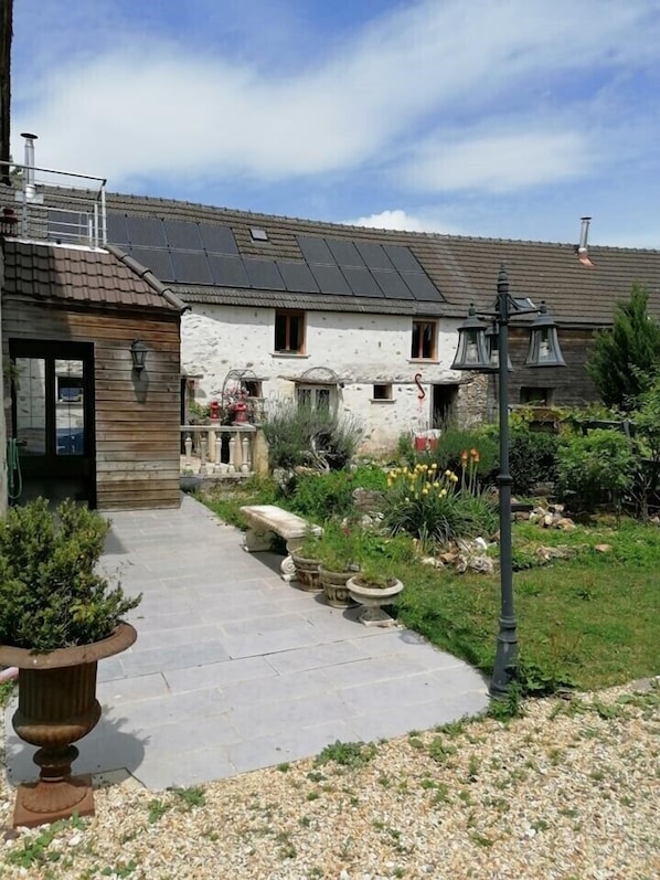 Hôtellerie des Jardiniers Gourmands accepte les chiens à Morsains