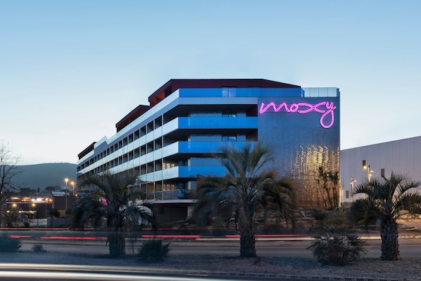Moxy La Ciotat accepte les chiens à La Ciotat