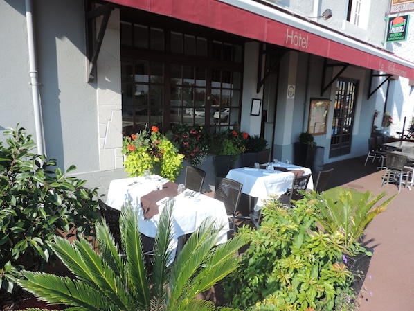 Le Renaissance accepte les chiens à Limoges