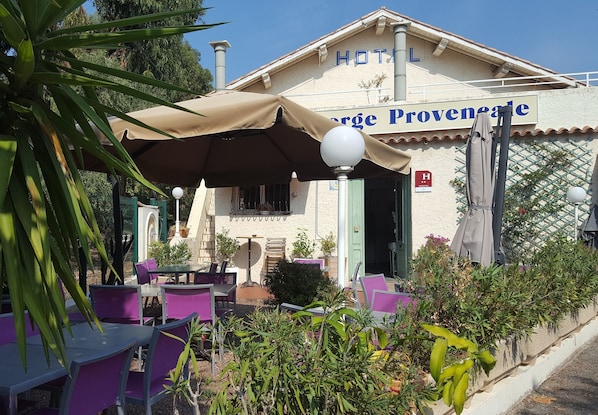 Auberge Provençale accepte les chiens à Saint-Raphael