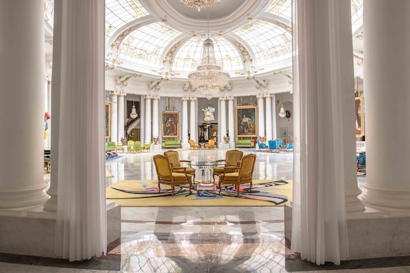Hotel Le Negresco accepte les chiens à Nice