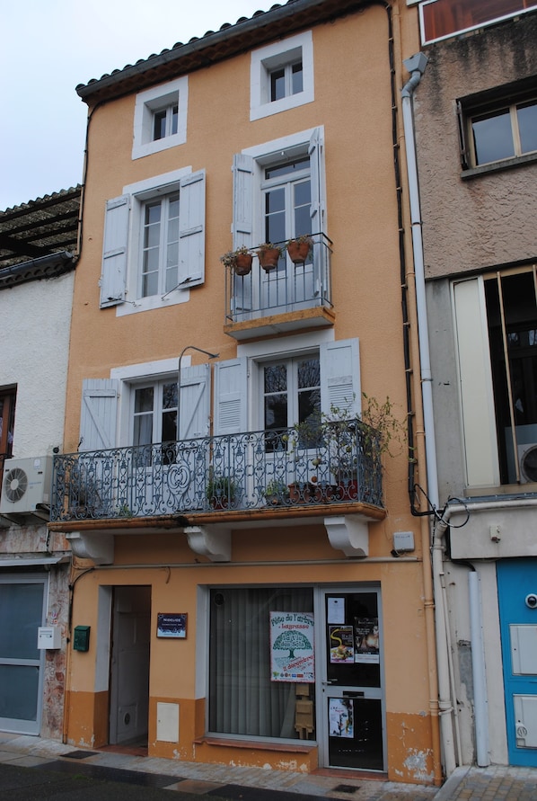 Nidelice accepte les chiens à Quillan