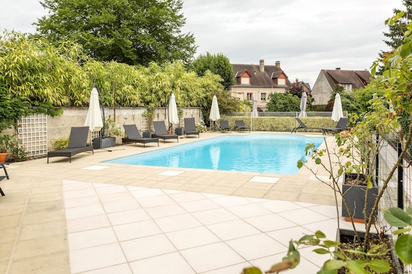 Hotel De France - LOGIS DE FRANCE accepte les chiens à La Chartre-sur-le-Loir