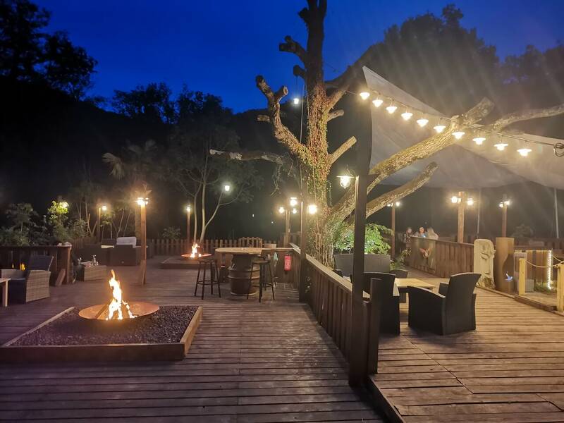 Le Restaurant Bar à Vin De Châmes accepte les chiens à Vallon-Pont-d'Arc