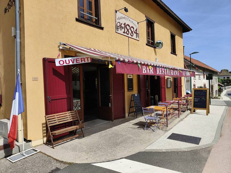 Au 1884 accepte les chiens à Velanne