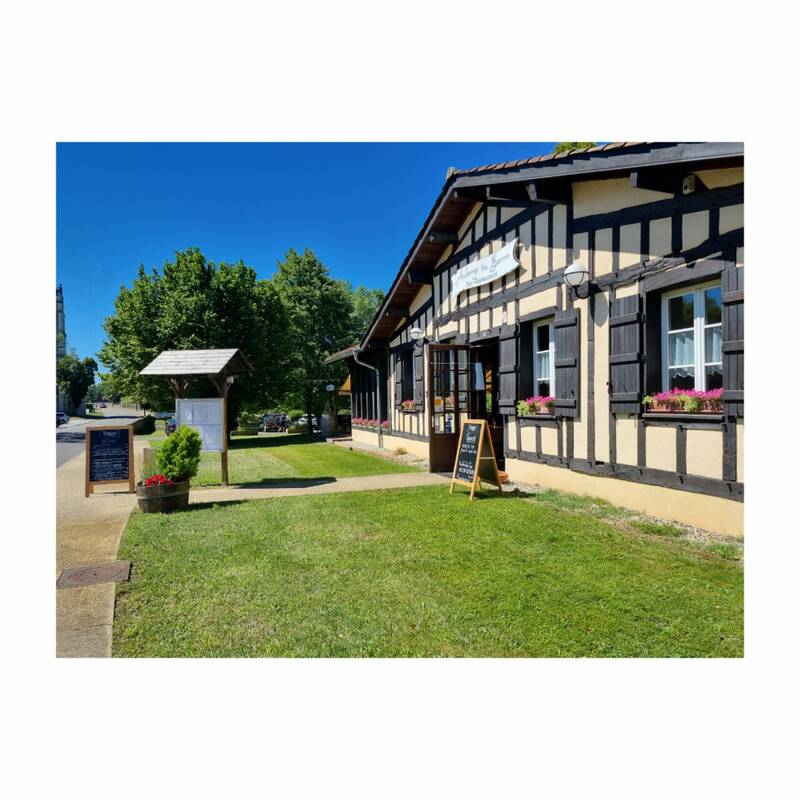 L'Auberge Du Born accepte les chiens à Saint-Julien-en-Born