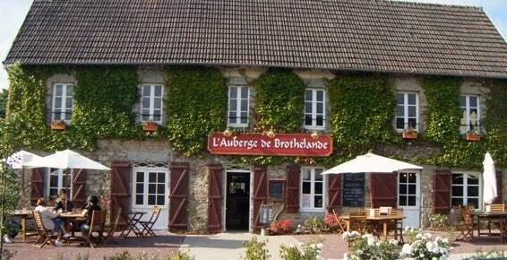 Auberge de Brothelande accepte les chiens à Nicorps