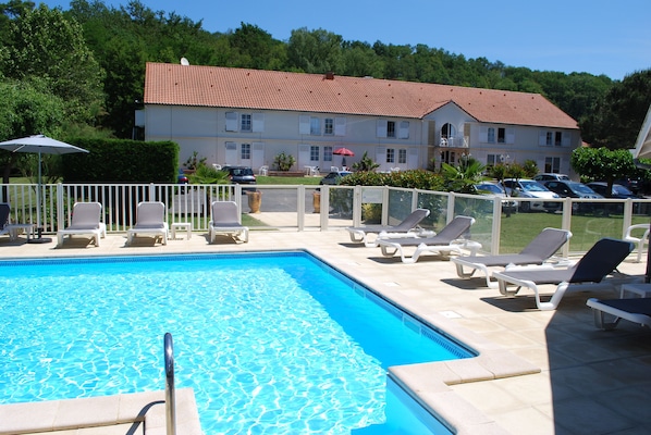Hôtel Restaurant Relais des Champs accepte les chiens à Eugenie-les-Bains