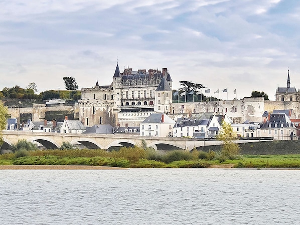 ibis budget Amboise accepte les chiens à Amboise