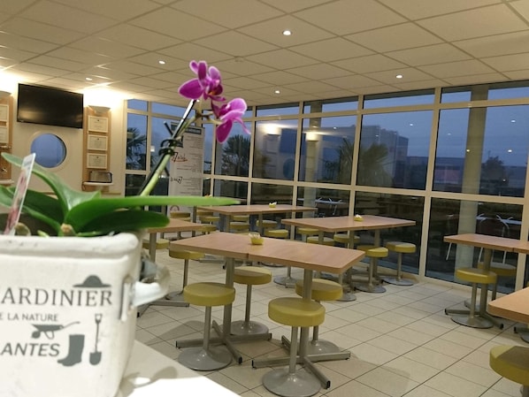 ibis budget Ancenis accepte les chiens à Zone du Chateau Rouge