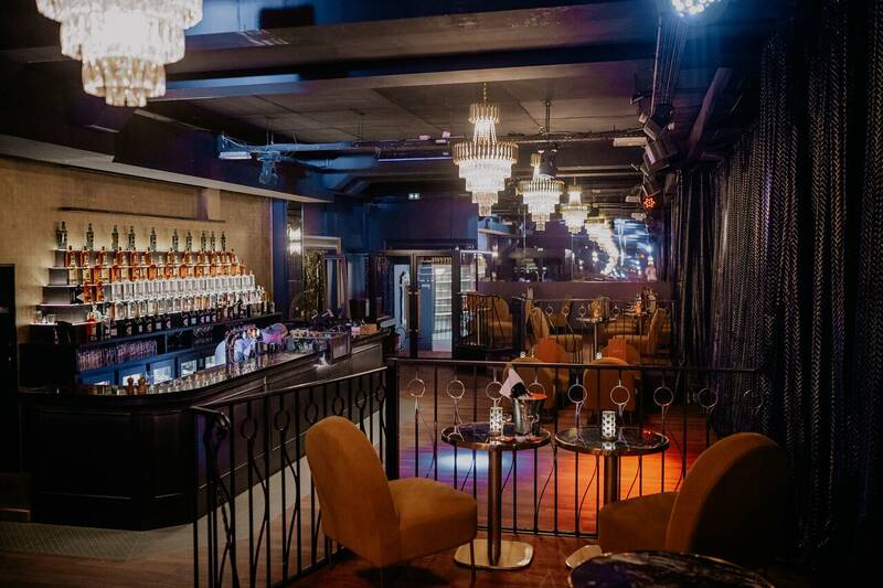 Le Cardinal accepte les chiens à Paris