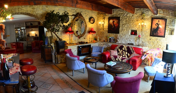 Hôtel Le Saint Laurent accepte les chiens à Saint-Laurent-des-Arbres