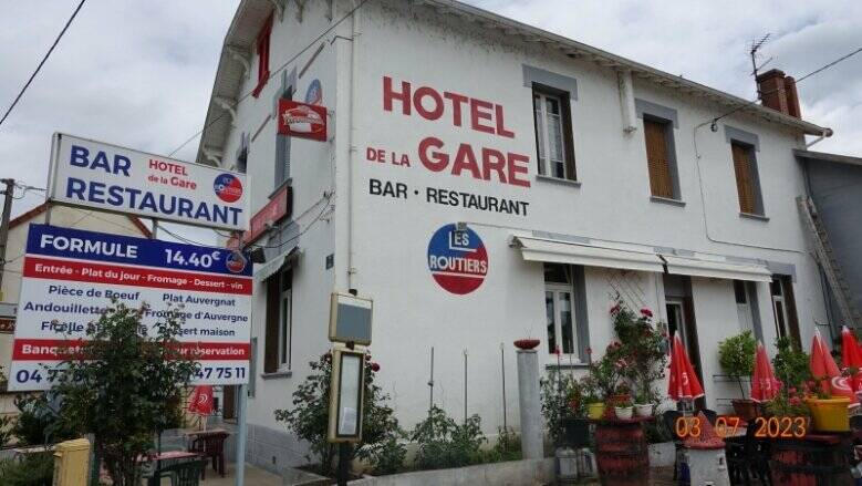 Hotel de la Gare accepte les chiens à Ris