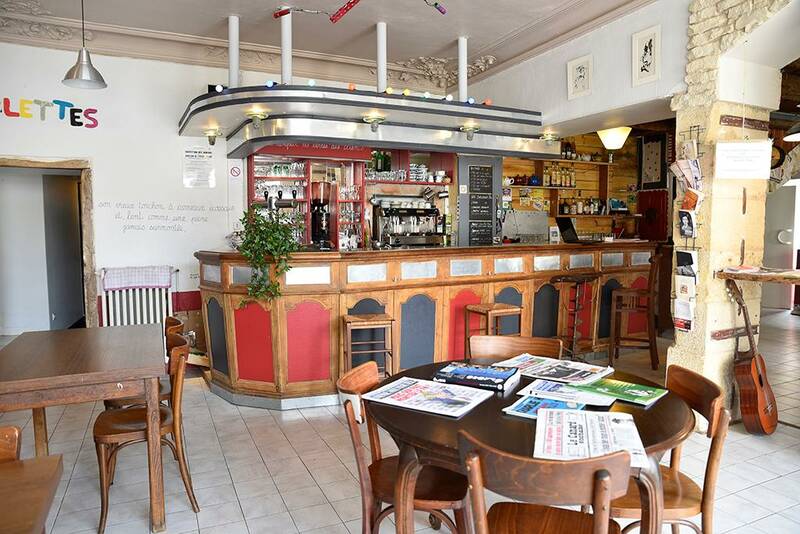 Cafe-Cantine du Commerce accepte les chiens à Gencay