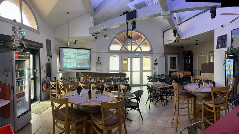 Bar Tabac de la Place accepte les chiens à Campsas