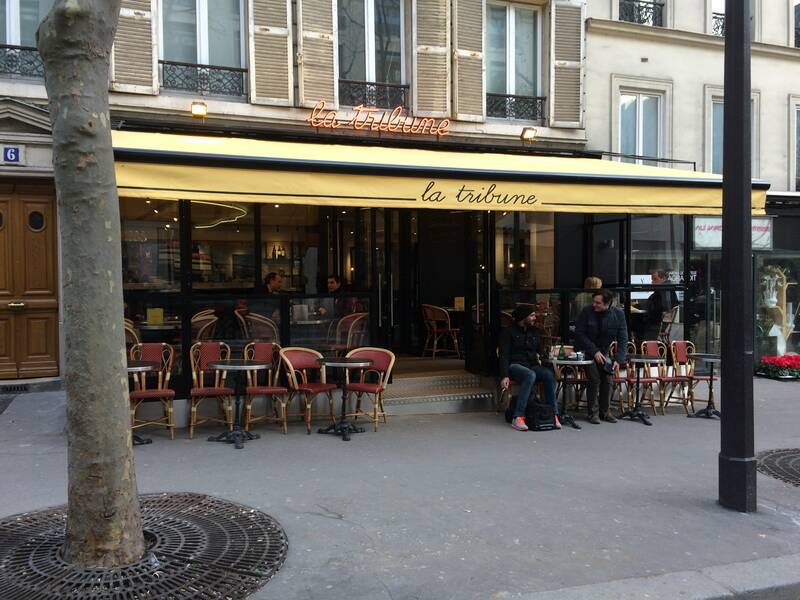 La Tribune accepte les chiens à Paris